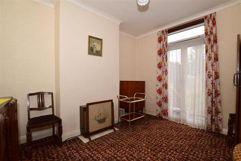 14 Milton Avenue, Gravesend, DA12 1QL