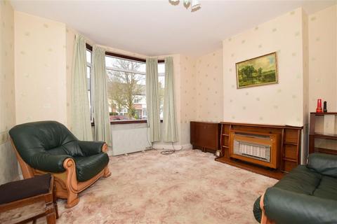 14 Milton Avenue, Gravesend, DA12 1QL