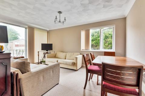 2 bedroom flat for sale, Kingsway Court, Chandler's Ford, Hampshire, SO53