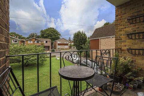 2 bedroom flat for sale, Kingsway Court, Chandler's Ford, Hampshire, SO53