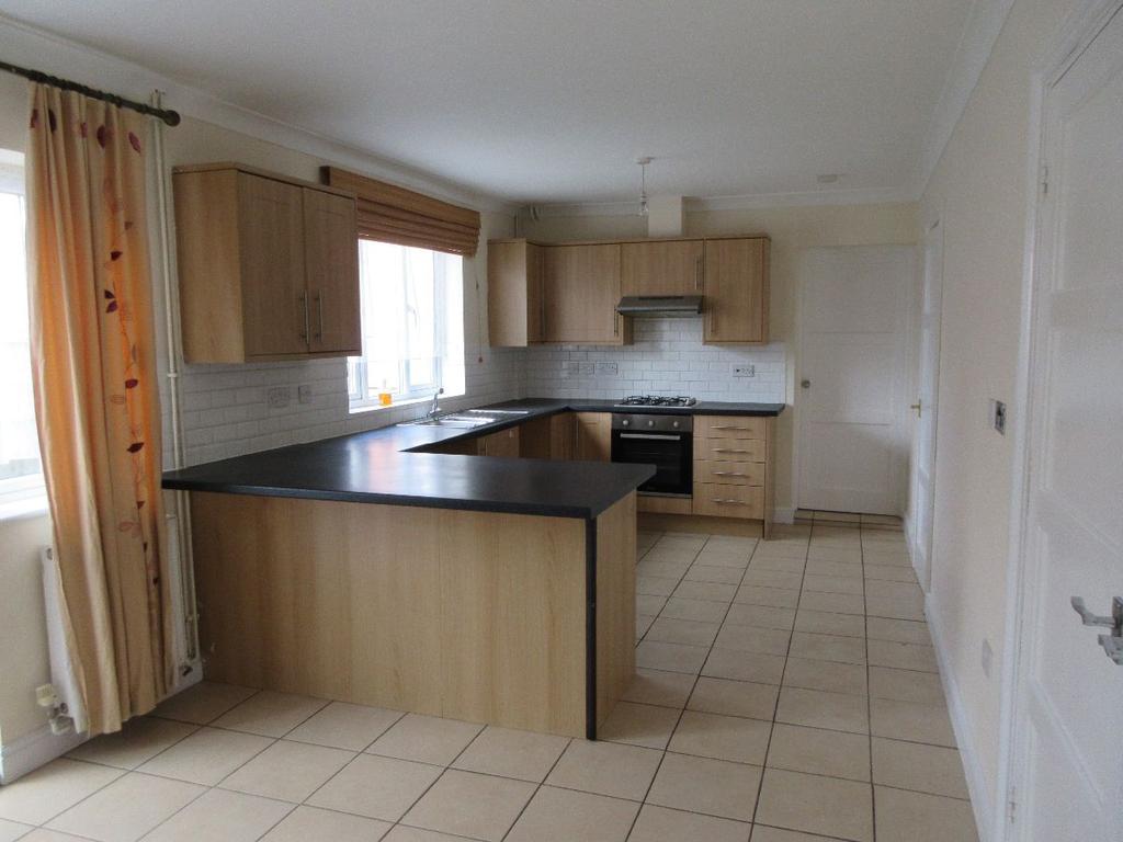 Bath Road, Wisbech 4 bed semidetached house £895 pcm (£207 pw)