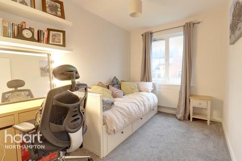 45 Balfour Close, Northampton, NN2 6LL