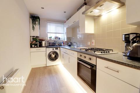 45 Balfour Close, Northampton, NN2 6LL