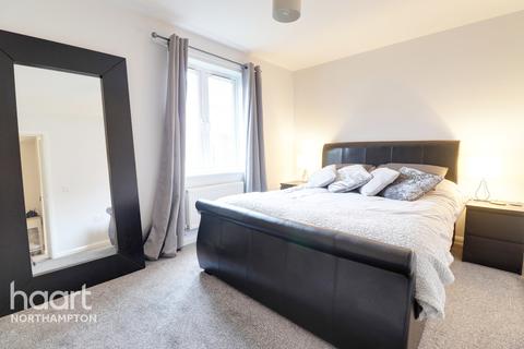 45 Balfour Close, Northampton, NN2 6LL