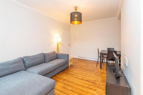 3 bedroom flat to rent, Brandon Grove, Newcastle upon Tyne, Tyne and Wear, NE2