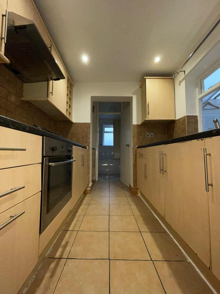 3 Bedroom house available to let in Farmer Road L