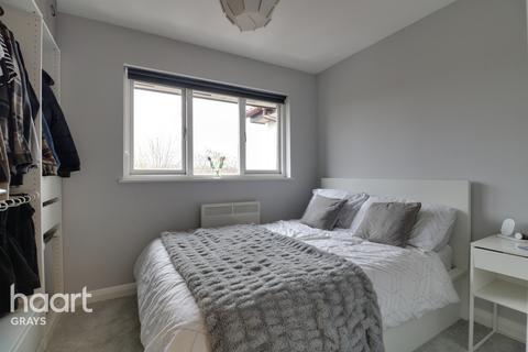 15 Talus Close, Purfleet, RM19 1SF