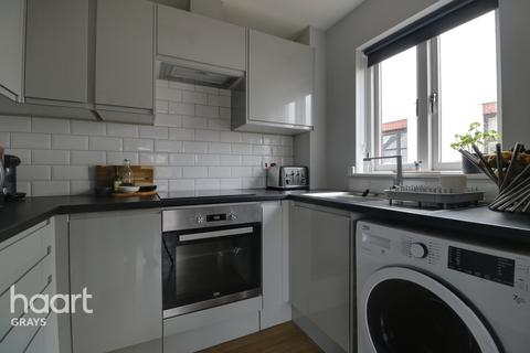 15 Talus Close, Purfleet, RM19 1SF