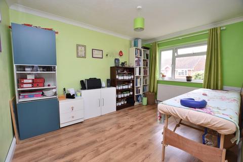26 Carey Down, Telscombe Cliffs, Peacehaven, BN10 7LF