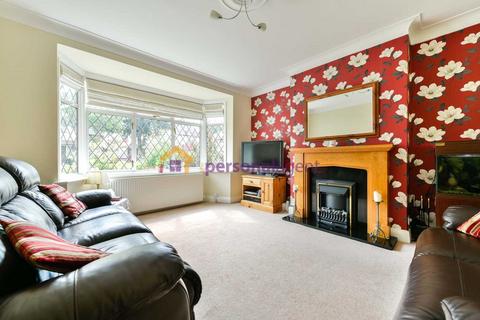 4 bedroom semi-detached house to rent, Highdown, Worcester Park