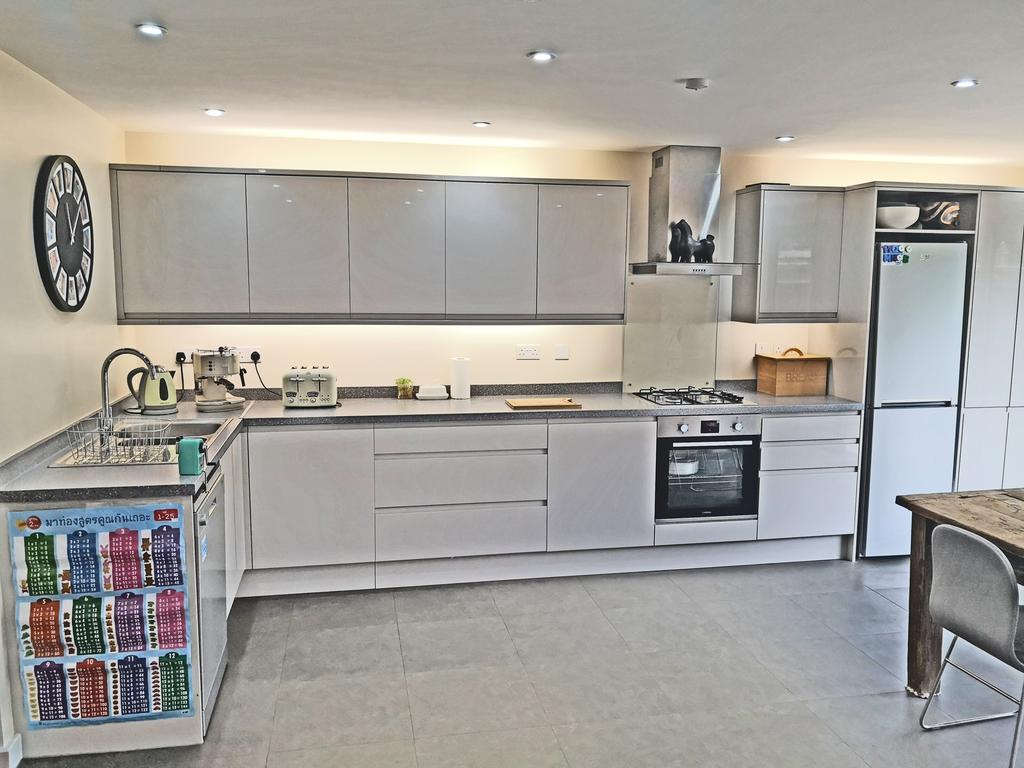Cherwell Avenue, Kidlington, OX5 3 bed terraced house £355,000