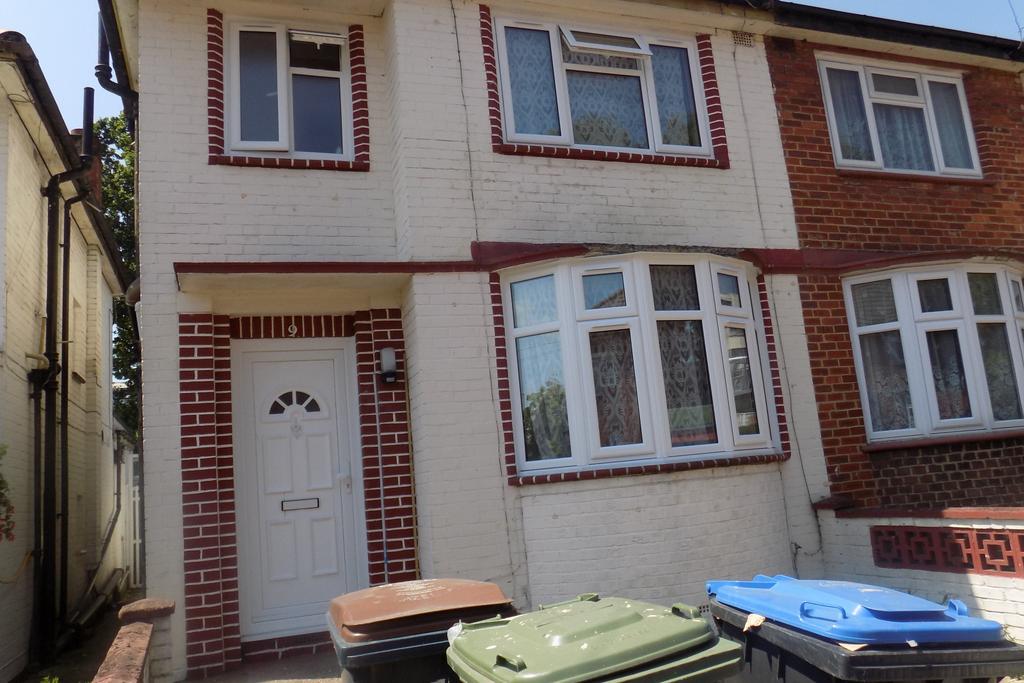 Wembley, HA0 3 bed terraced house £1,902 pcm (£439 pw)