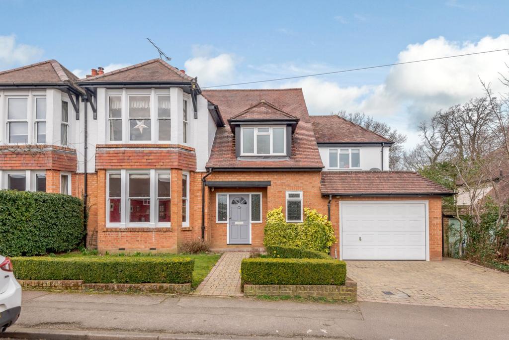 Moreton End Lane, Harpenden, Hertfordshire 4 bed semidetached house