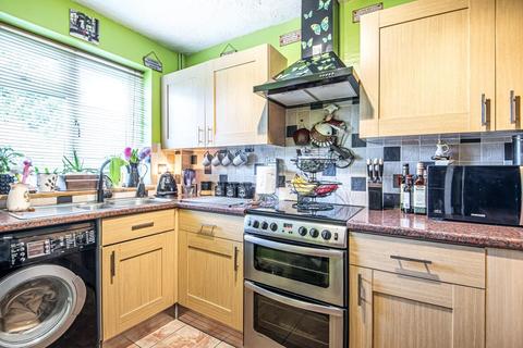 1 Church View, Yateley, GU46 7TW