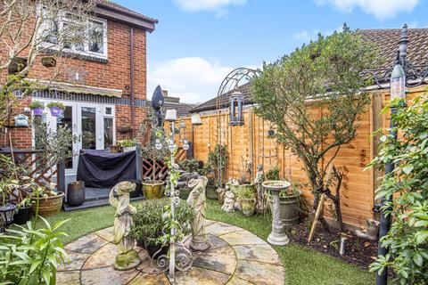 1 Church View, Yateley, GU46 7TW