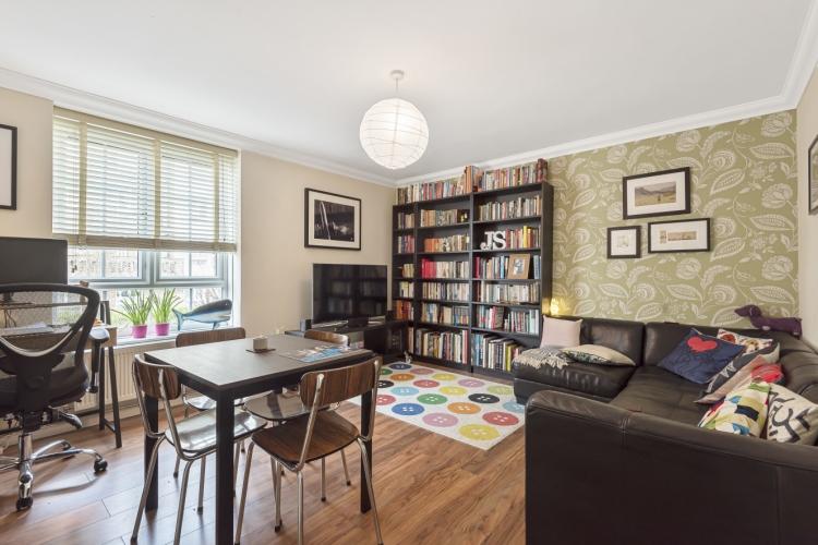 Dog Kennel Hill Estate London SE22 2 bed flat £1,550 pcm (£358 pw)