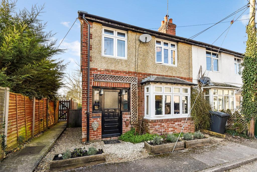 Grove Road, Alton 4 bed semidetached house £375,000
