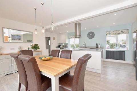24 Seafield Road, Rustington, Littlehampton, BN16 2SE
