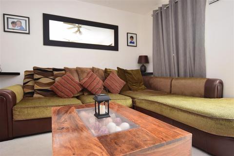 92 Bushfield Drive, Redhill, RH1 5BW