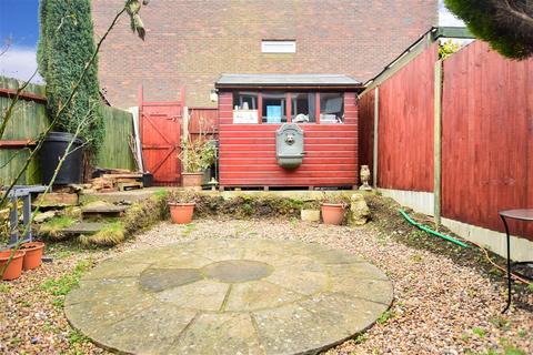 92 Bushfield Drive, Redhill, RH1 5BW