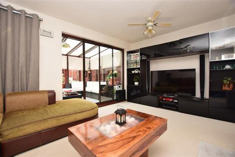 92 Bushfield Drive, Redhill, RH1 5BW