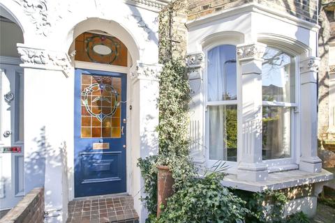 14 Roding Road, London, E5 0DW