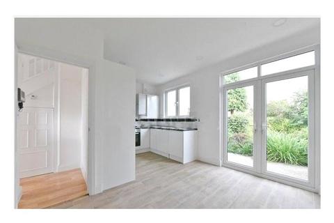 92 Walpole Road, London, N17 6BL