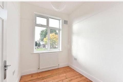 92 Walpole Road, London, N17 6BL