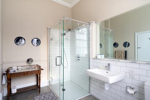 4 Addison Bridge Place, London, W14 8XP