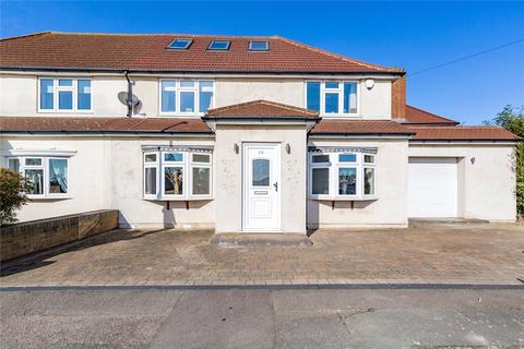 18 Meadow Walk, Dagenham, RM9 5PS