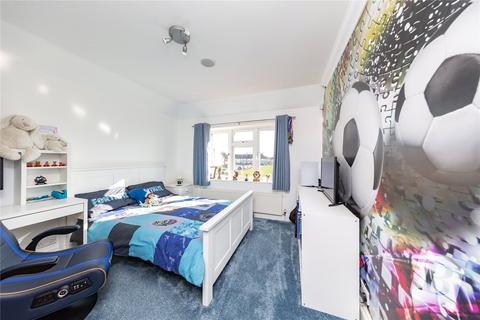 18 Meadow Walk, Dagenham, RM9 5PS