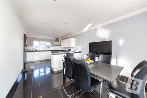 18 Meadow Walk, Dagenham, RM9 5PS