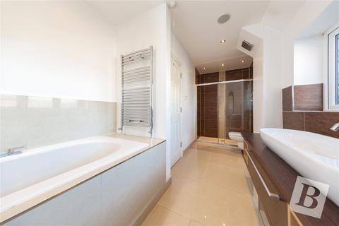 18 Meadow Walk, Dagenham, RM9 5PS