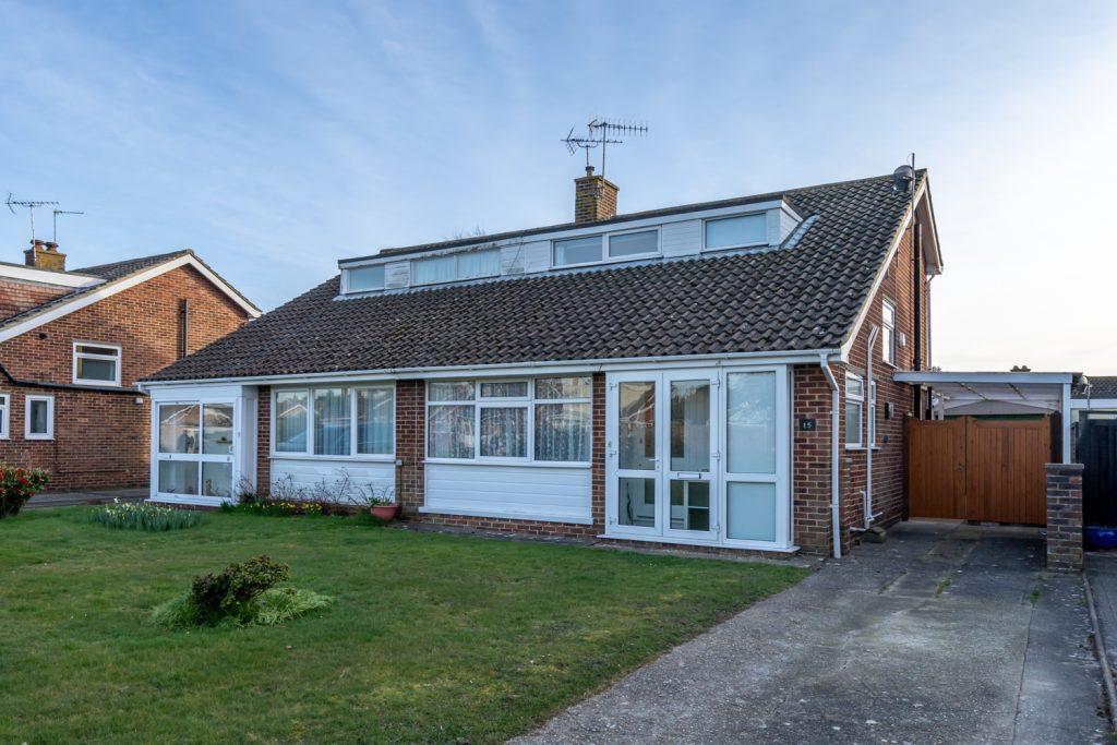 Sussex Drive, Pagham, Bognor Regis, West Sussex, PO21 4RW 2 bed semi