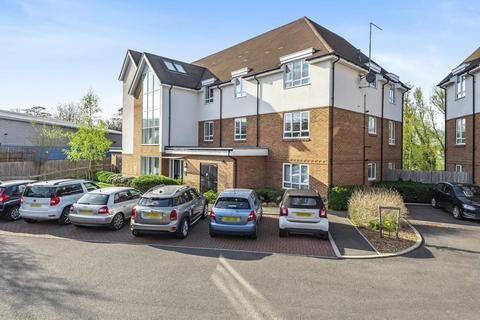 10 Weyview Gardens, Godalming, GU7 1GG