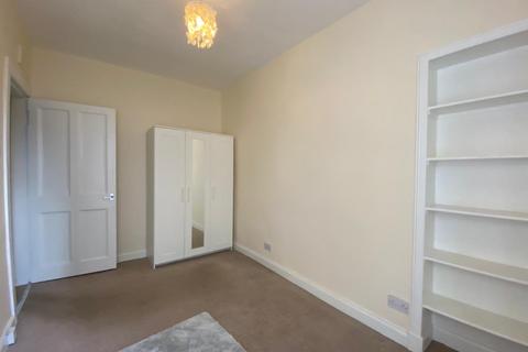 2 bedroom flat to rent, Victoria Street, Perth, Perthshire, PH2