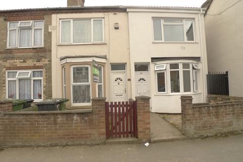 3 bedroom terraced house to rent, Padholme Road, Peterborough, Cambridgeshire. PE1 5EN