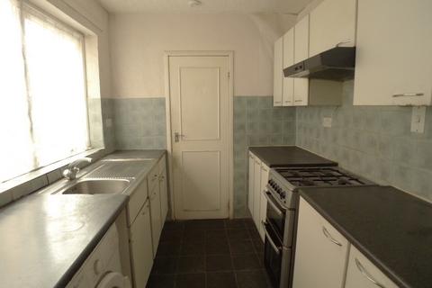 3 bedroom terraced house to rent, Padholme Road, Peterborough, Cambridgeshire. PE1 5EN