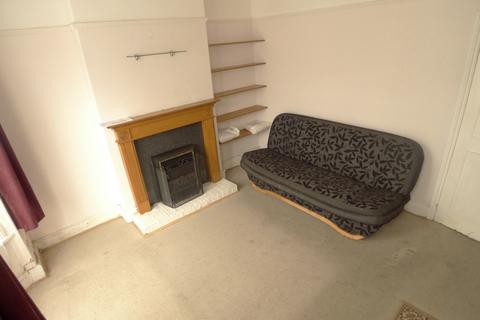 3 bedroom terraced house to rent, Padholme Road, Peterborough, Cambridgeshire. PE1 5EN