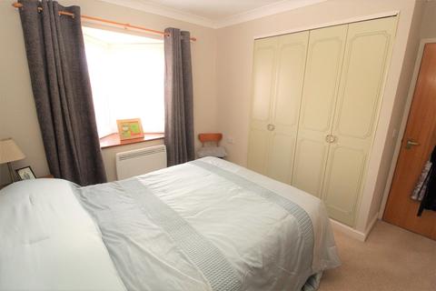 2 bedroom apartment for sale - Orchard Mead, Eastwood Road North, Leigh-on-Sea, SS9