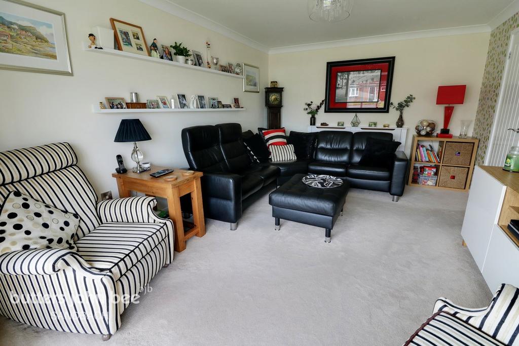 Lea Close, Sandbach 3 bed detached house £300,000