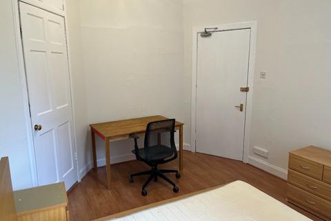 1 bedroom in a house share to rent, Newington Road, Newington, Edinburgh, EH9