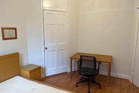 1 bedroom in a house share to rent, Newington Road, Newington, Edinburgh, EH9
