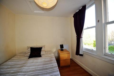 1 bedroom in a house share to rent, Newington Road, Newington, Edinburgh, EH9