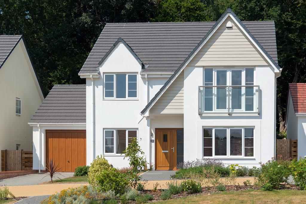 OAK TREE GARDENS, WEST HILL, DEVON, EX11 3 bed detached house £600,000