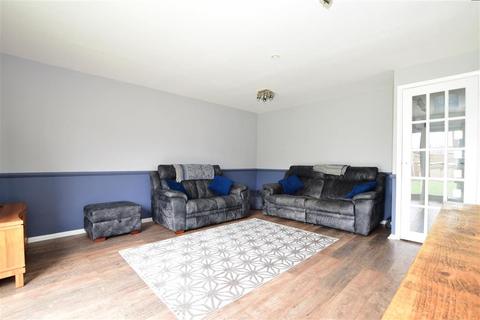 17 Thistledown, Gravesend, DA12 5ET