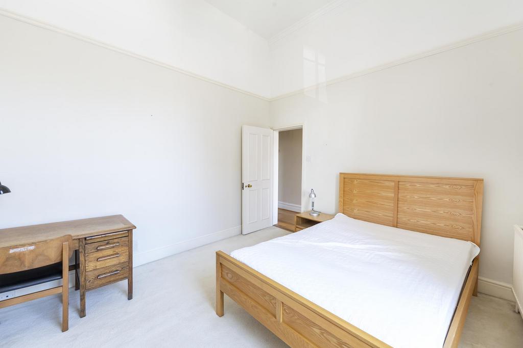 Bedroom ()