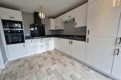 29 Alwin Road, Shaw, Oldham, OL2 7YD