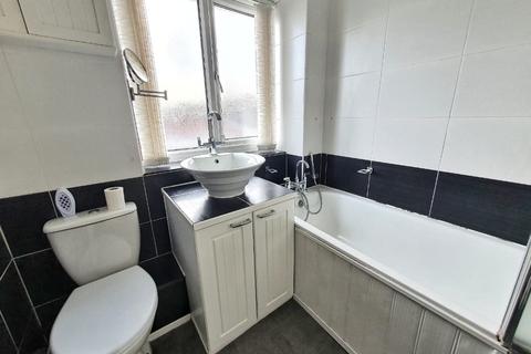 29 Alwin Road, Shaw, Oldham, OL2 7YD