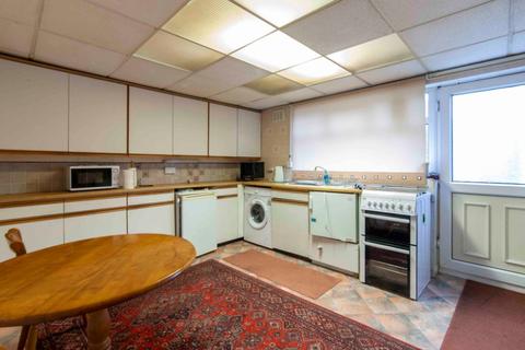 39 Clevedon Road, Chadderton, Oldham, OL9 0AH